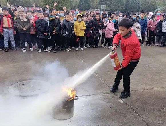 做到“七不 一斷”杜絕學(xué)?；鸹?/>
                                                                </div>
                            <div   id=